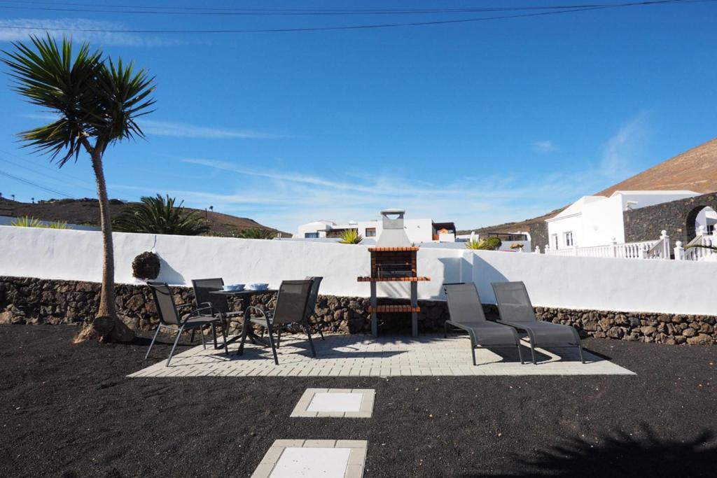 Private Apartment With Mountain And Sea Views, La Asomada, Lanzarote تياس المظهر الخارجي الصورة