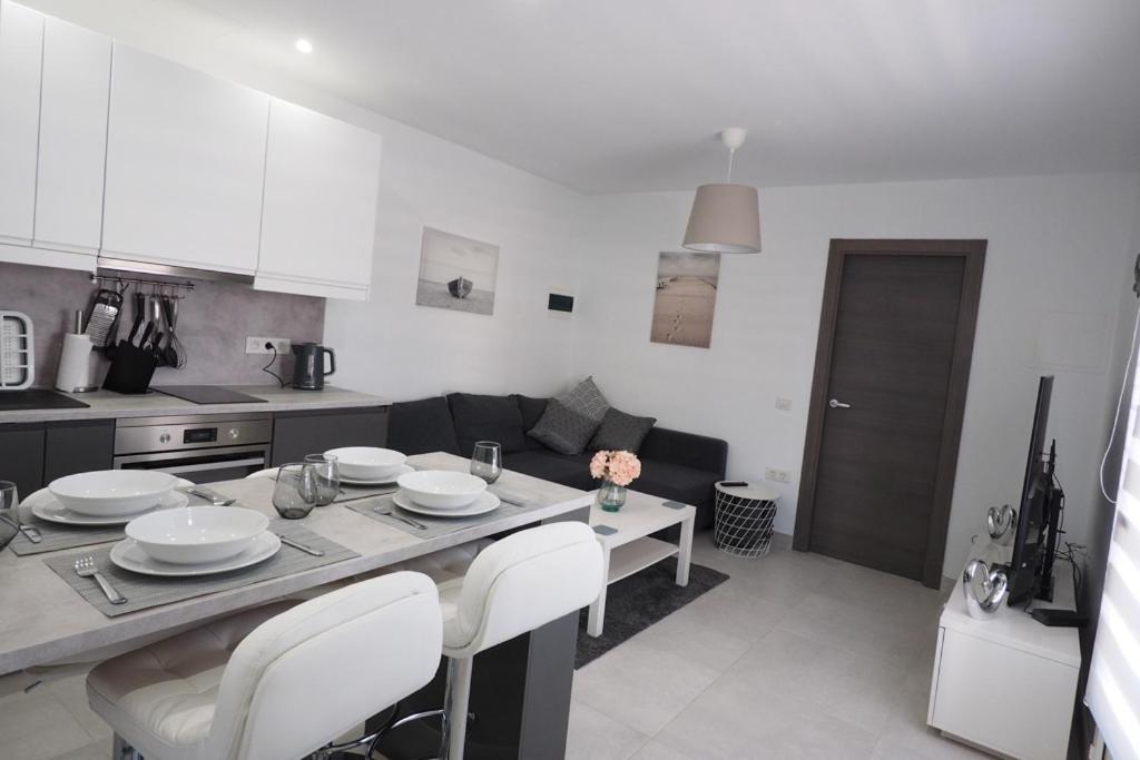 Private Apartment With Mountain And Sea Views, La Asomada, Lanzarote تياس المظهر الخارجي الصورة